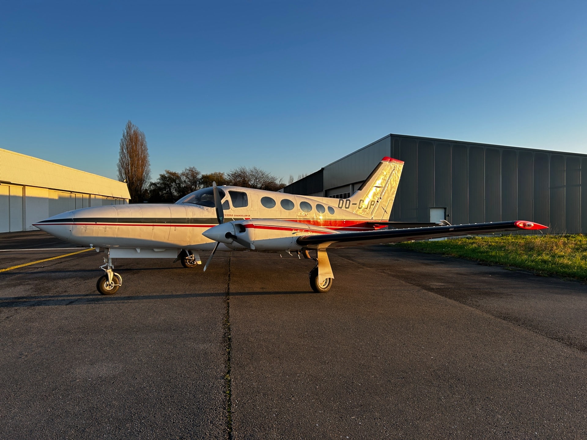 Nice Cessna 414A with low hours!